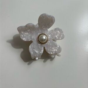 Lake Sadoughi hair clip